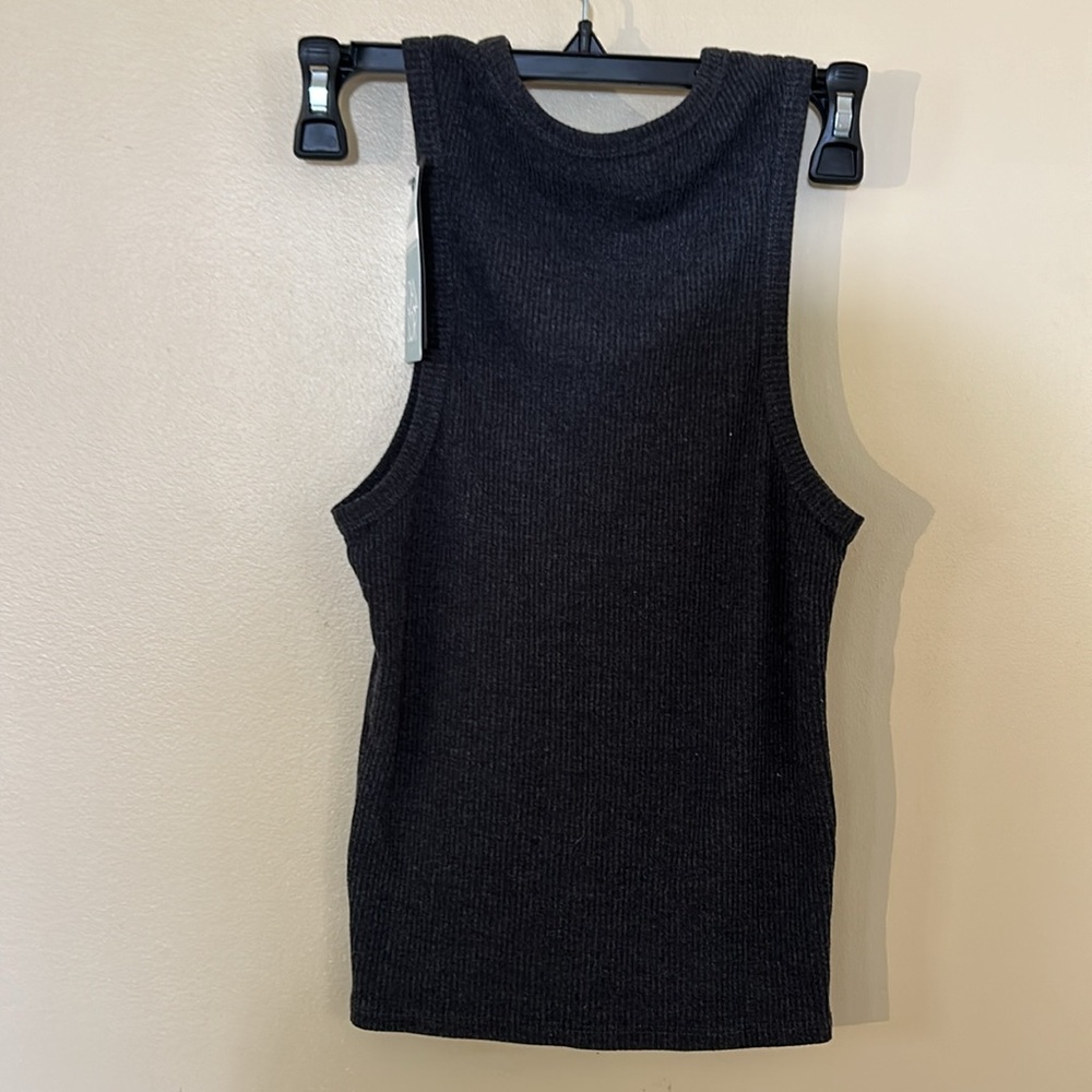 Chaser Tank - Picture 2 of 4